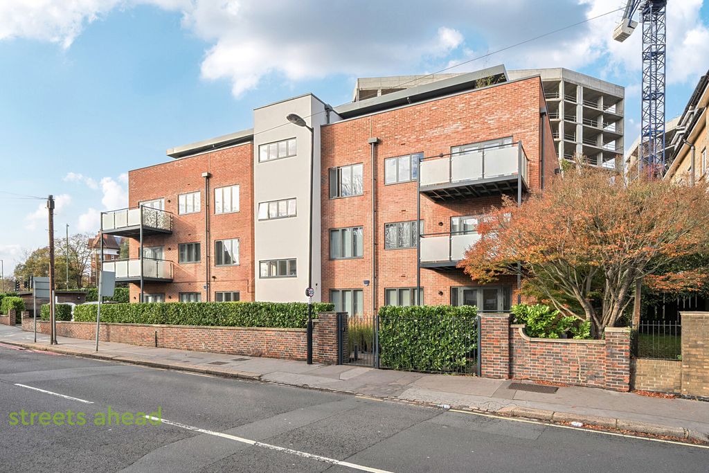 Property photo 1 of 19 d6E0E278-21A1-4Aa...