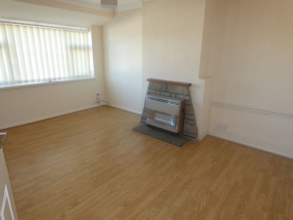 Property photo 2 of 6 Lounge