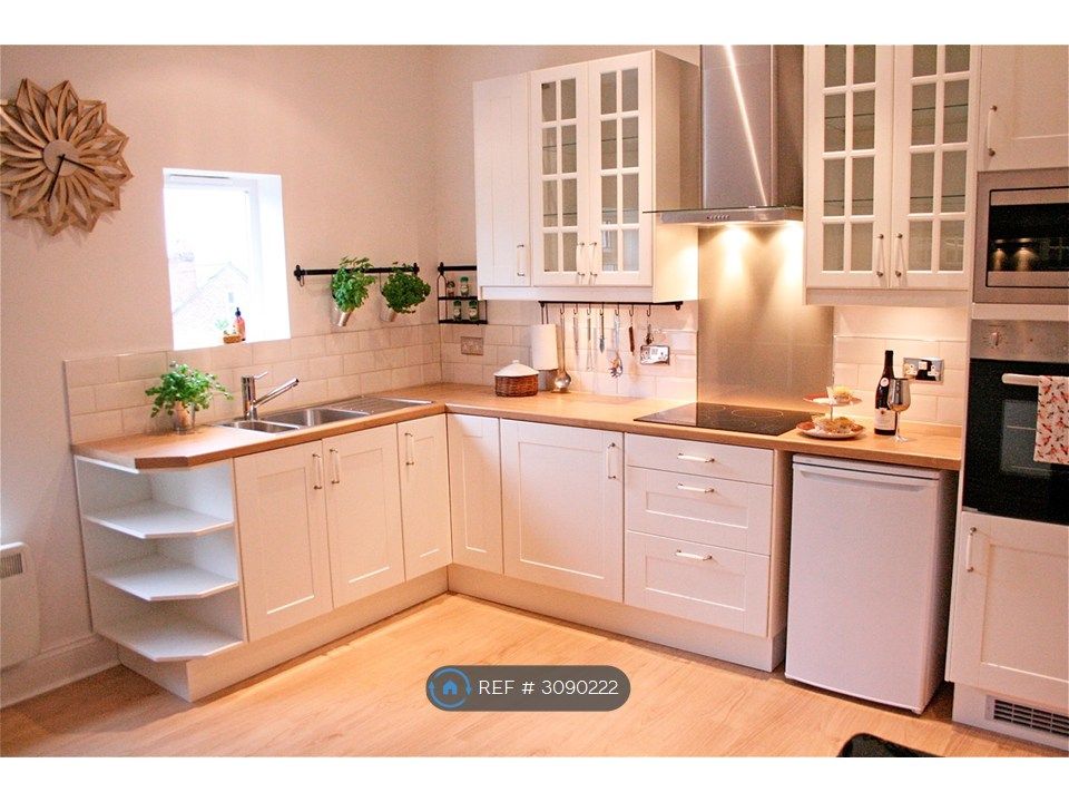 Property photo 1 of 5 Kitchen
