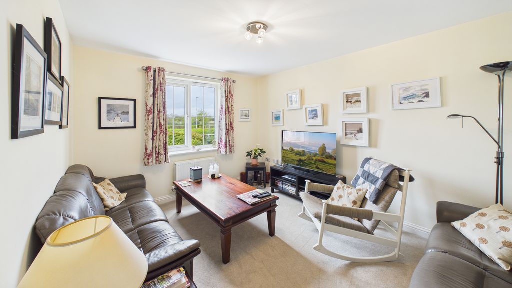 Property photo 2 of 13