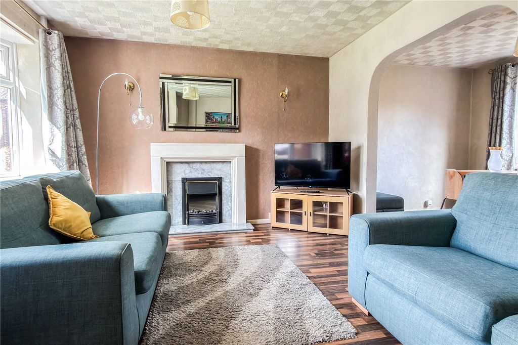 Property photo 2 of 20 Lounge