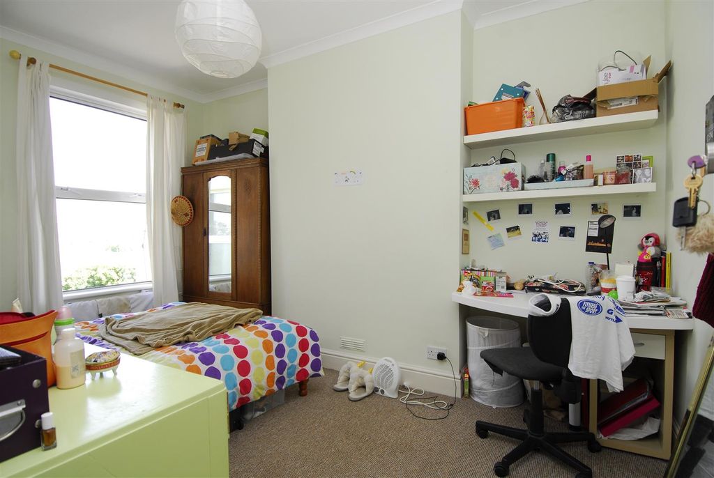 Property photo 2 of 9 30Holdsworthst005.Jpg