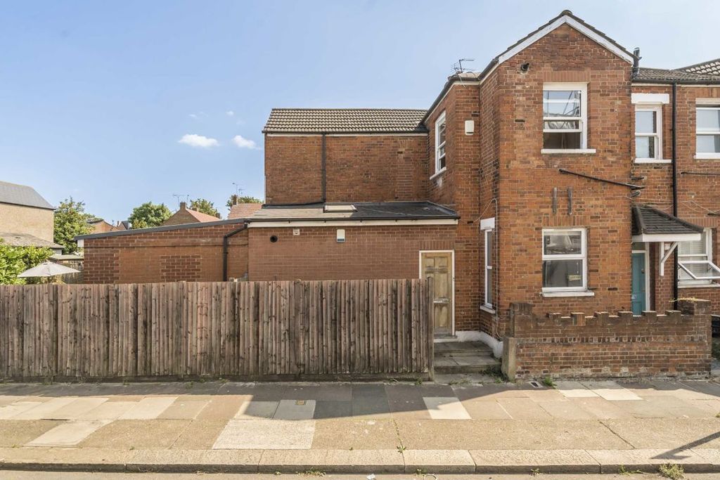 Property photo 1 of 8