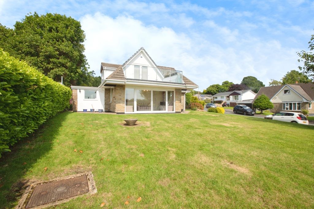 Property photo 2 of 28 Photo