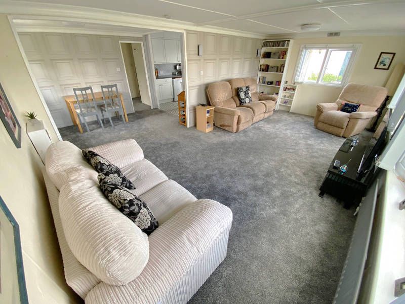 Property photo 2 of 25 Lounge
