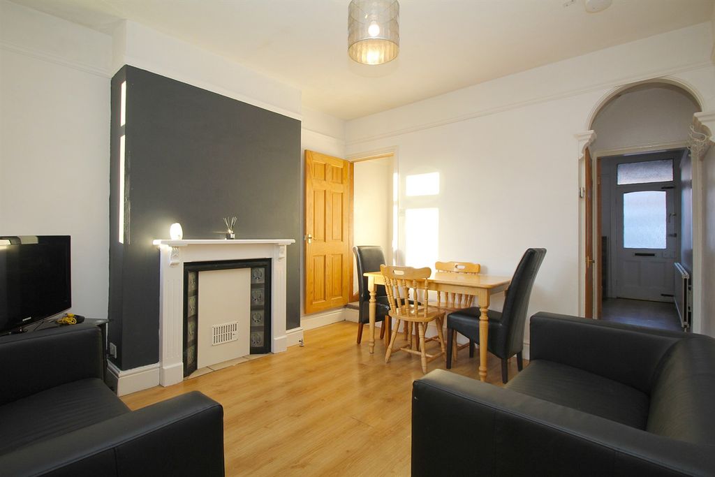 Property photo 1 of 23 Dining Room