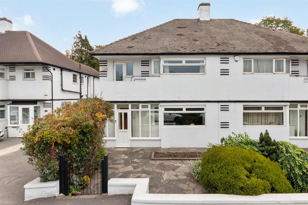 Property photo 3 of 12 External