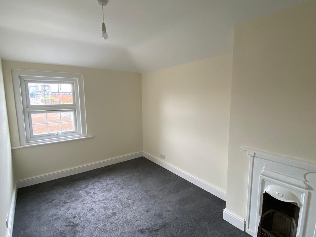 Property photo 3 of 7 Bedroom