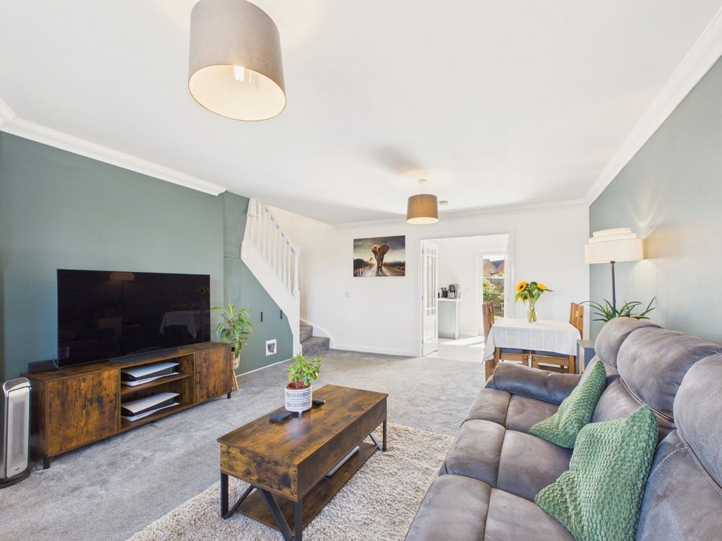 Property photo 2 of 18 5367843
