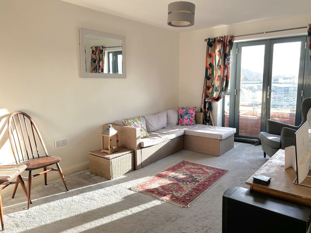 Property photo 2 of 10 Photo 3