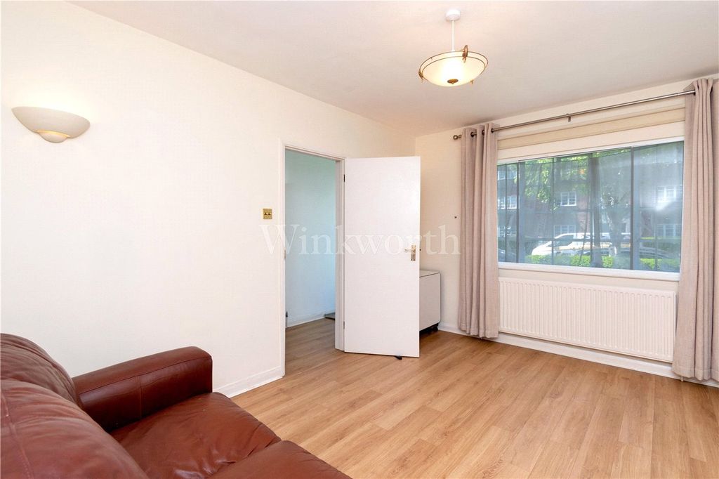 Property photo 2 of 8 Picture No. 15