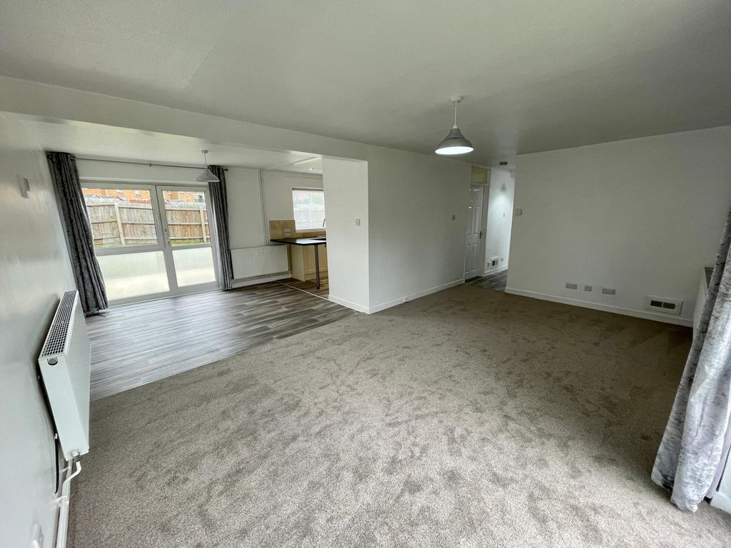 Property photo 2 of 8 View