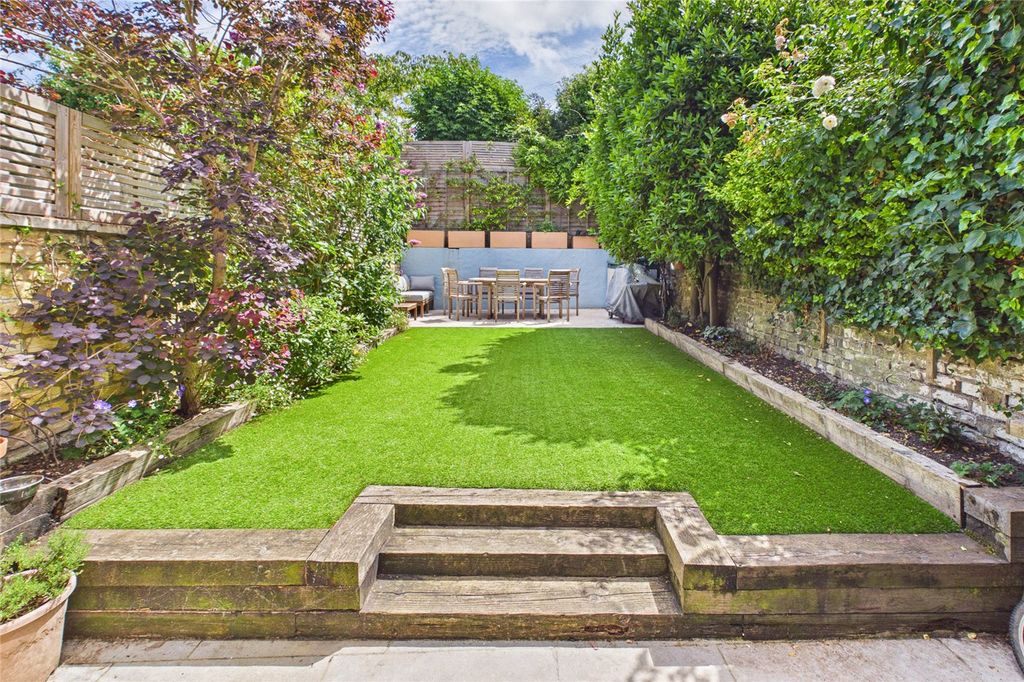 Property photo 3 of 23 Picture No. 16