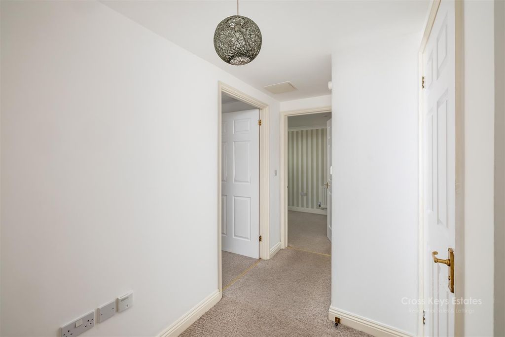 Property photo 3 of 22 Hallway