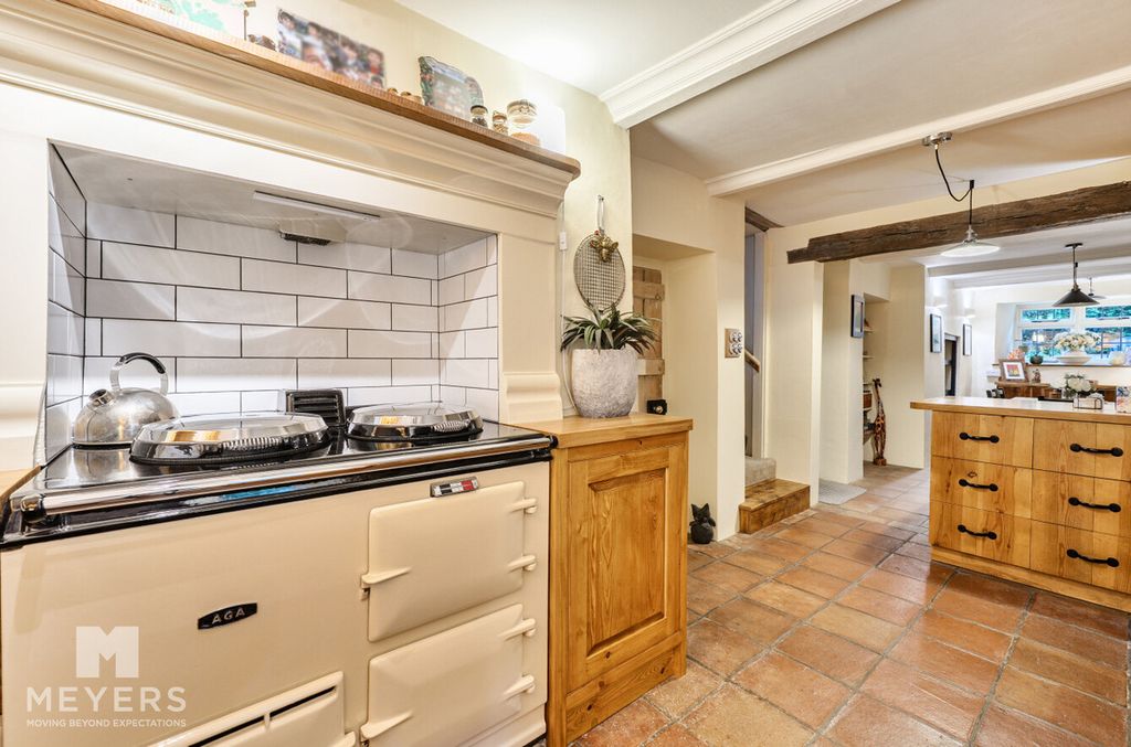 Property photo 2 of 24