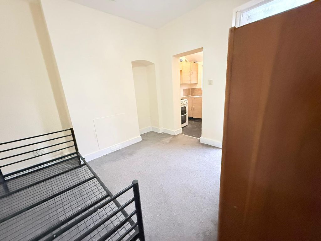 Property photo 2 of 6 Gallery