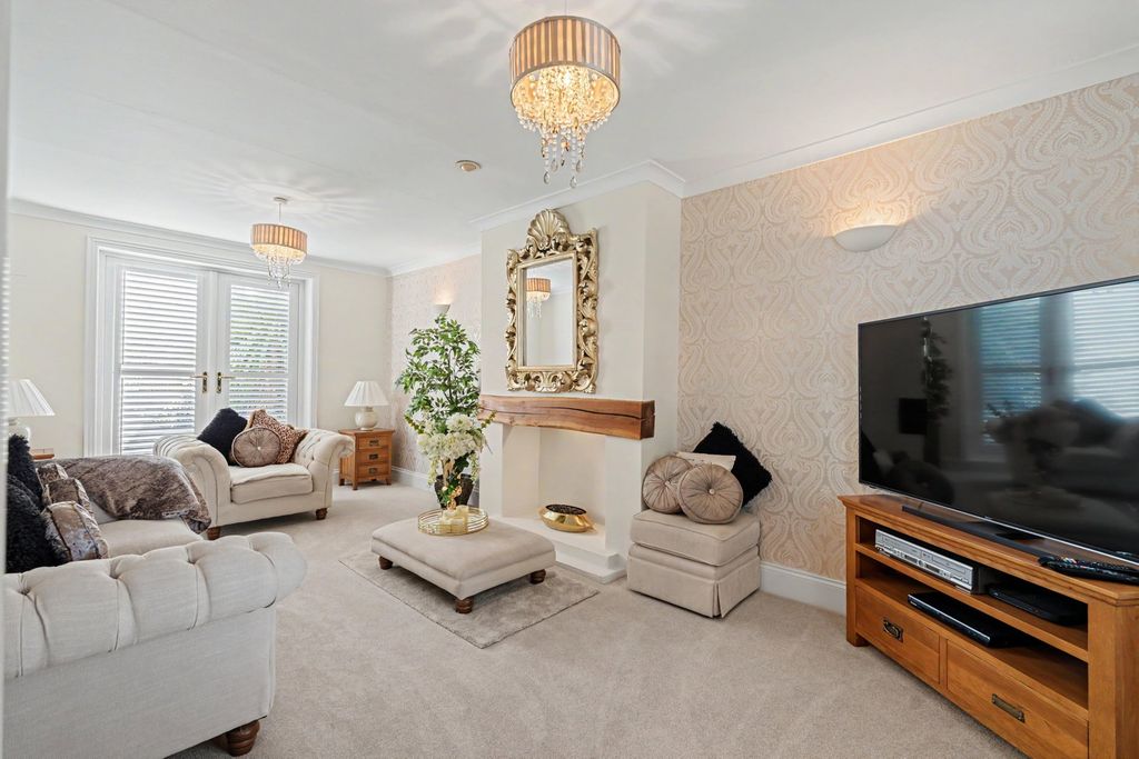 Property photo 2 of 23