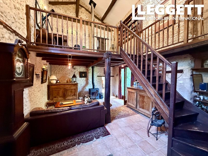 Property photo 2 of 10
