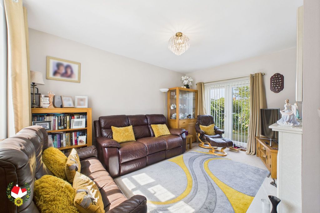 Property photo 2 of 12