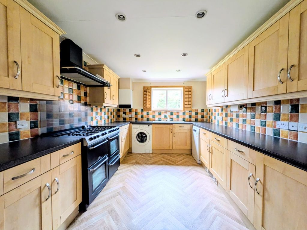 Property photo 3 of 13 5c8191Af-381F-431d-A524-F1Fbc0Af6495