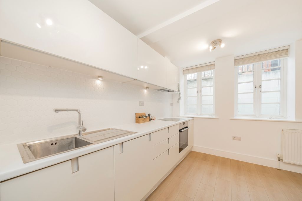 Property photo 3 of 11 Picture No. 13