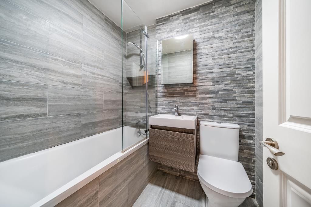 Property photo 3 of 8 Bathroom