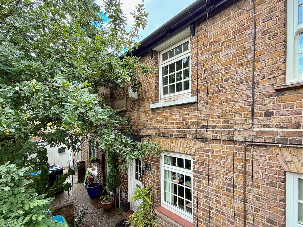 Property photo 1 of 11 External