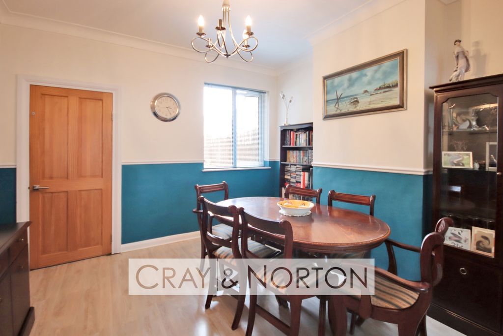 Property photo 3 of 13 Photo 9