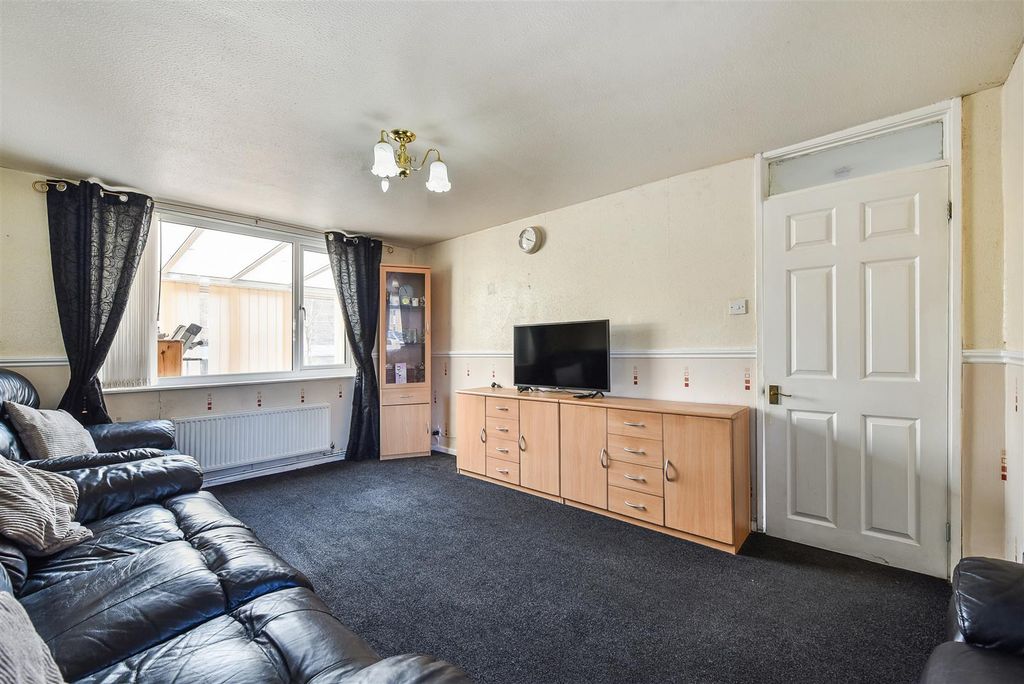 Property photo 2 of 25 Ph13_6305342.Jpg