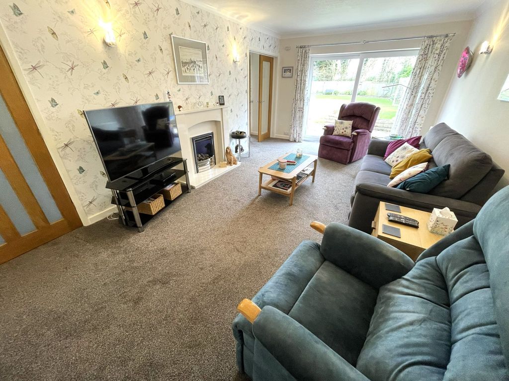 Property photo 2 of 25