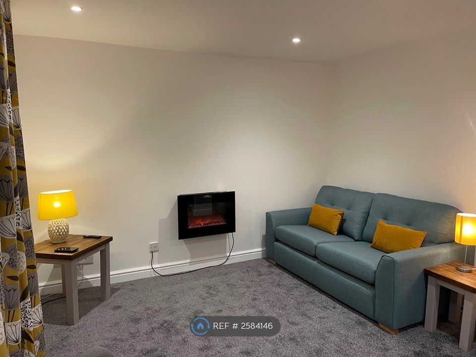 Property photo 1 of 15 Lounge