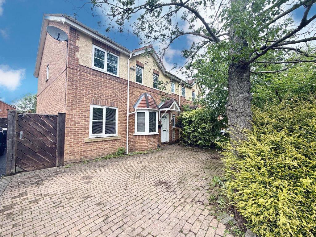 Property photo 1 of 17 External
