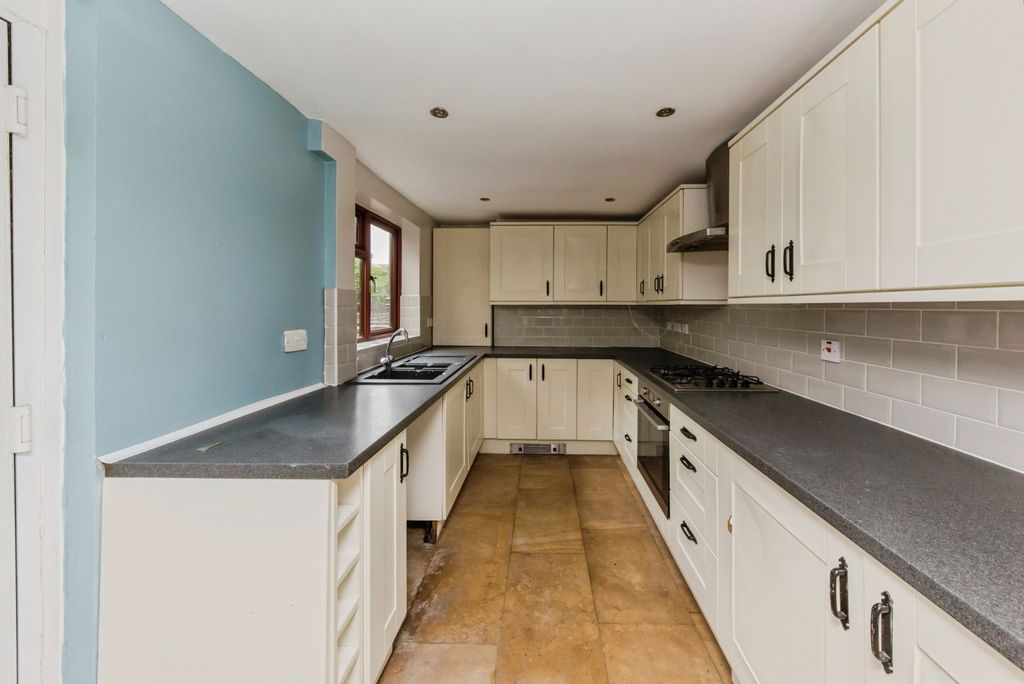 Property photo 3 of 19 Pbox-Img.Jpg