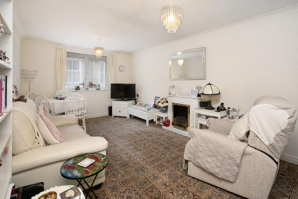 Property photo 2 of 12