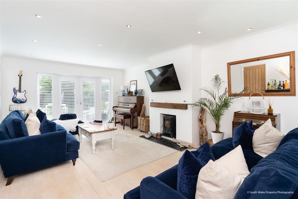 Property photo 3 of 20