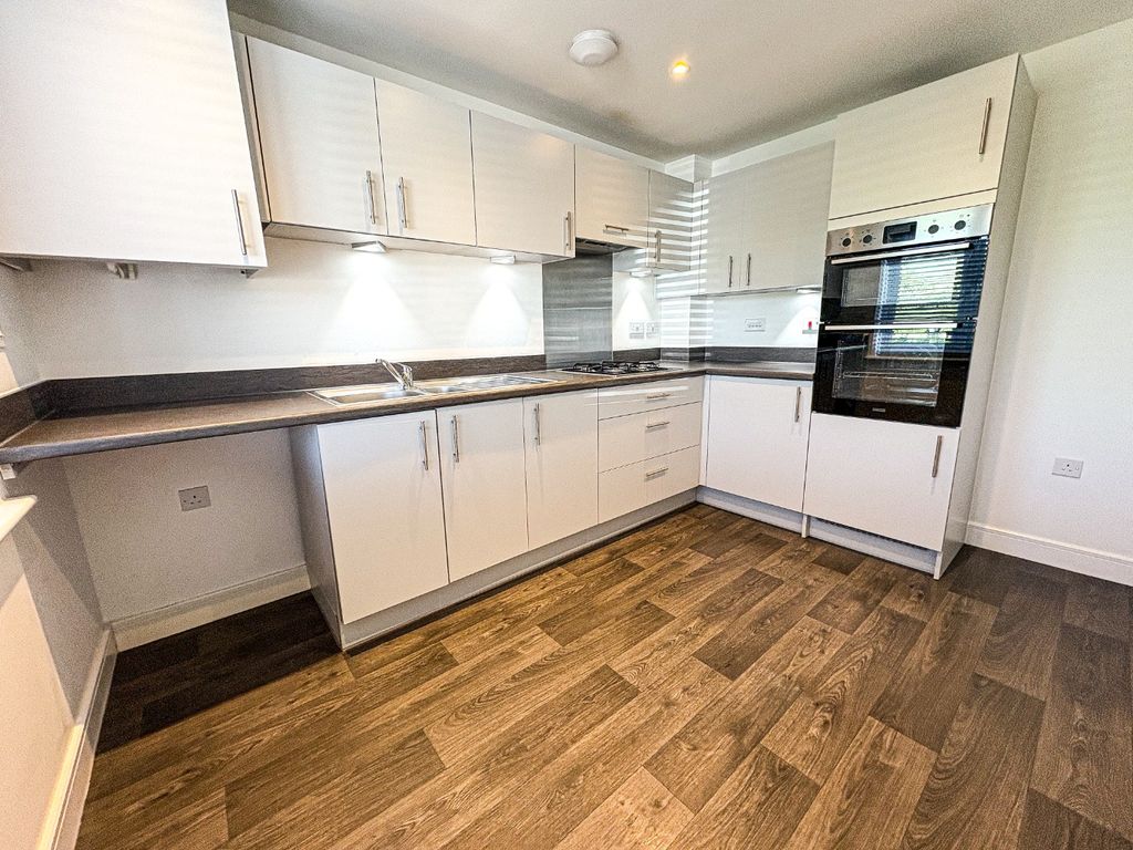 Property photo 2 of 11 4238353