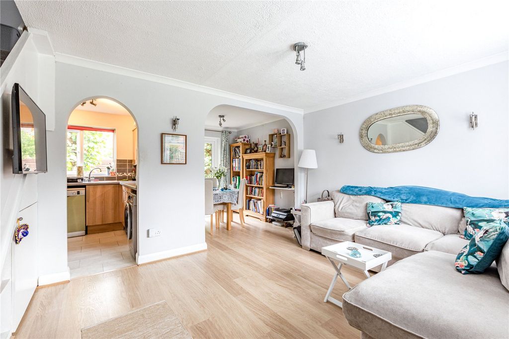 Property photo 2 of 15 Picture No. 10