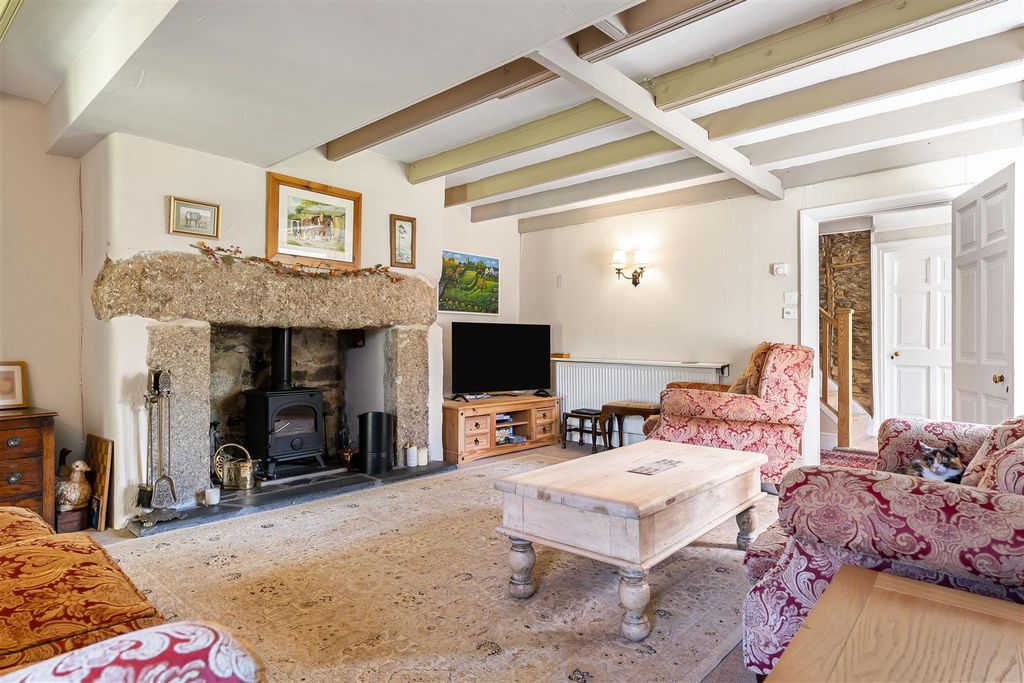 Property photo 2 of 38 Sitting Room