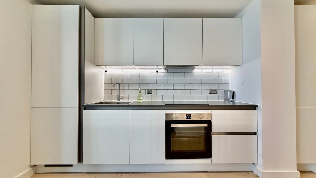 Property photo 2 of 19 Kitchen