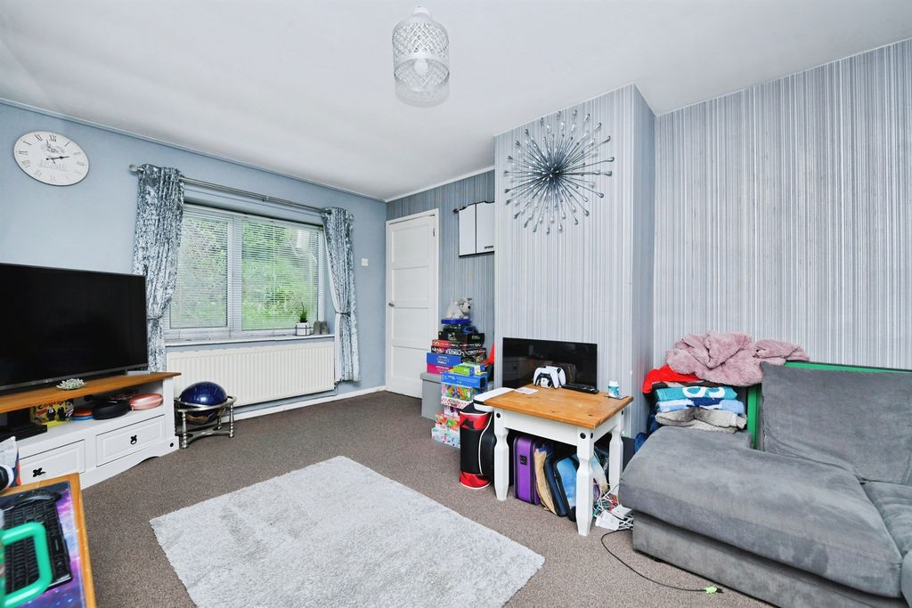 Property photo 2 of 35