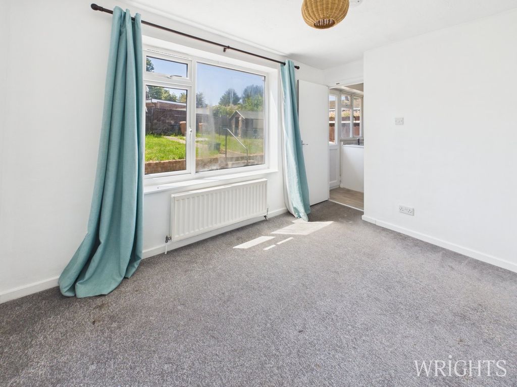 Property photo 3 of 19 Dining Room