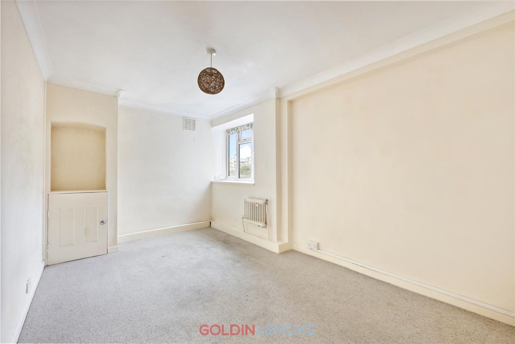 Property photo 2 of 10 Living Room