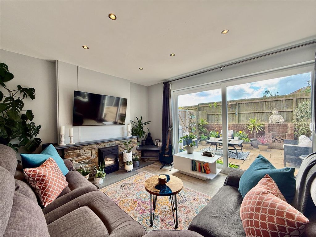 Property photo 2 of 26 Lounge_.Jpg