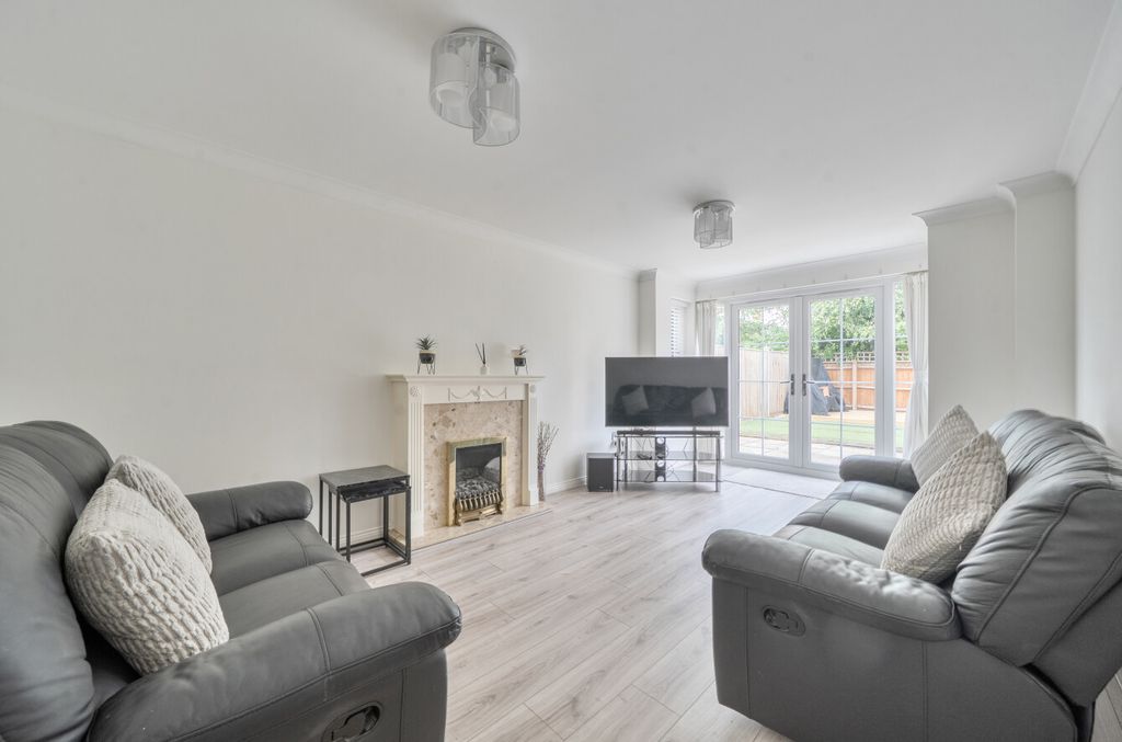 Property photo 2 of 21 1484337-21-6A4291...