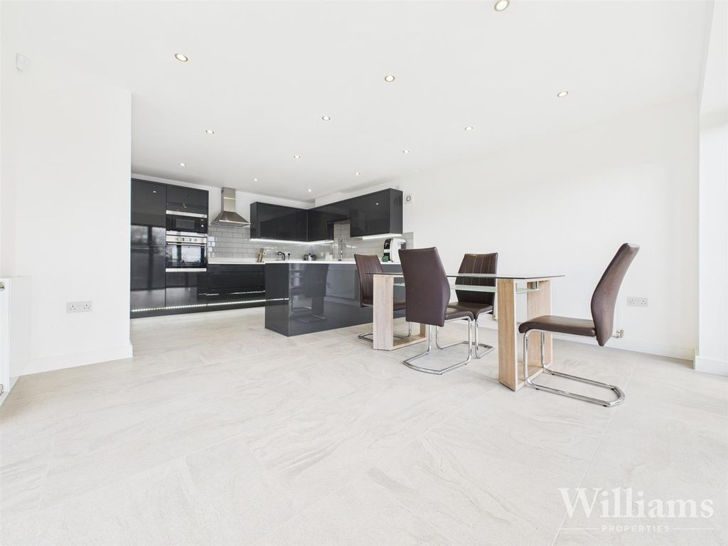 Property photo 2 of 19 Cam04950G0-Pr0055-Still009.Jpg