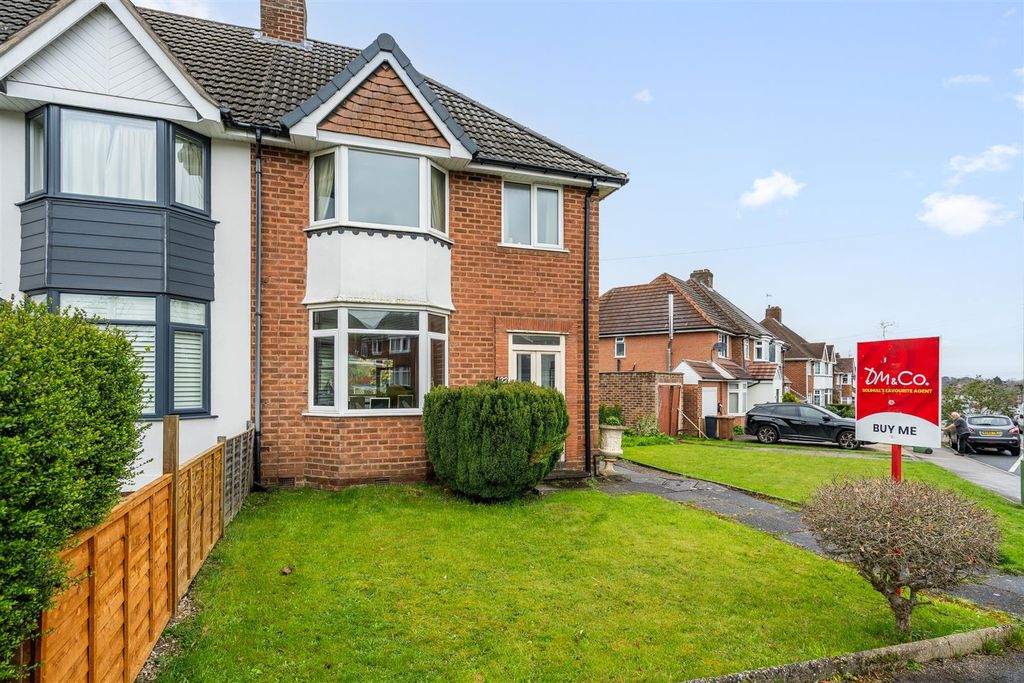 Property photo 1 of 13 122 Summerfield Road_16.Jpg