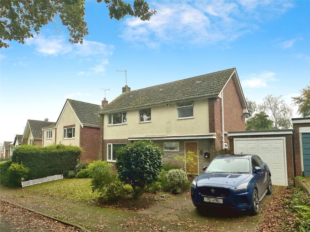 Property photo 1 of 8 Front