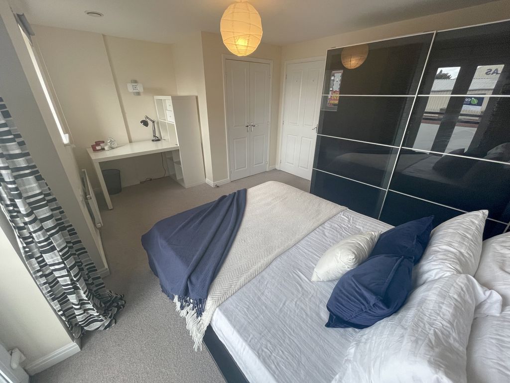 Property photo 2 of 9 71 Durning Road(7)