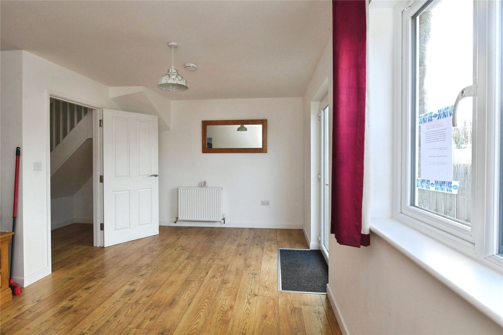 Property photo 2 of 6 Living Space