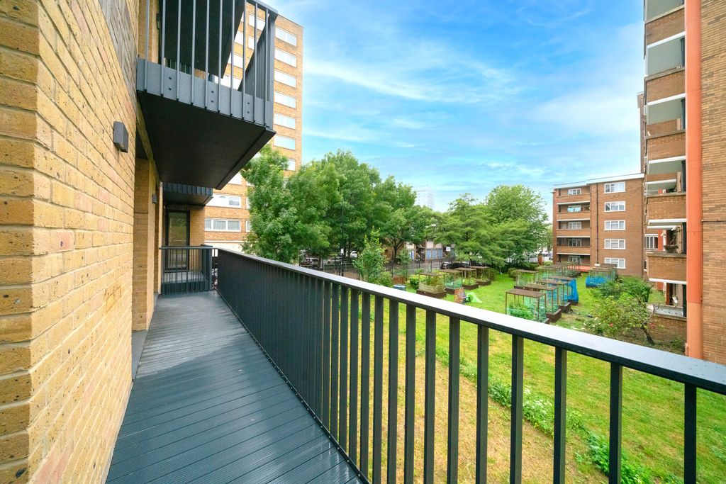 Property photo 3 of 11 5